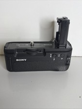Sony VG-C2EM Vertical Battery Grip for a7 II, a7R II, and a7S II 327
