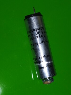 Condensateur De Démarrage Moteur 8µF 250V – Neuf, Cosses De Sortie