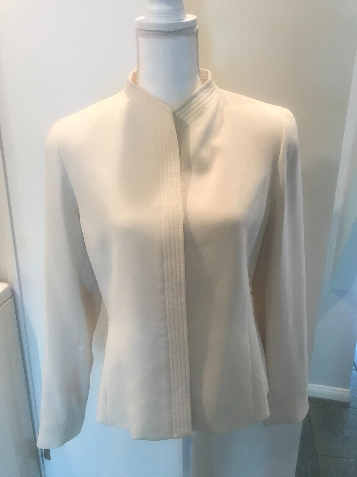 DonCaster Winter White Ladies Jacket Size 8 Aceta… - image 3