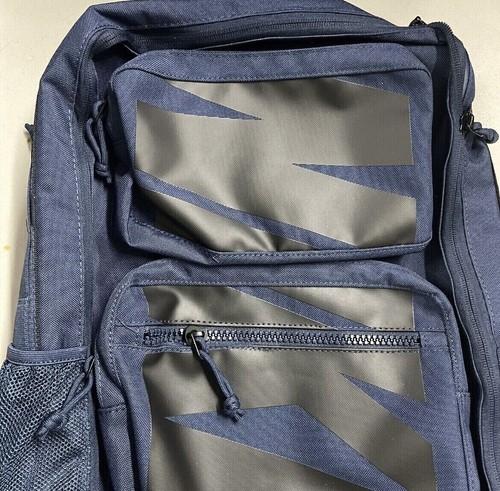 Mochila de entrenamiento gráfico de velocidad de bolsillo Nike azul negra CZ1247-410 - Imagen 8 de 9