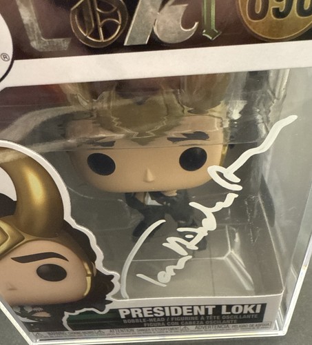 TOM HIDDLESTON FIRMATO FUNKO POP LOKI THOR AVENGERS SWAU AUTO INCASSATO PSA/DNA - Foto 11 di 11