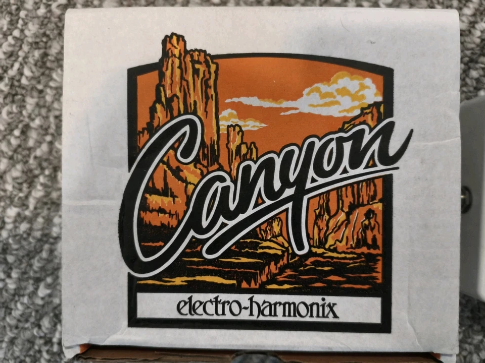 Педаль задержки и лупера для гитары Electro-Harmonix Canyon - белая как новая в коробке - Изображение 2 из 4