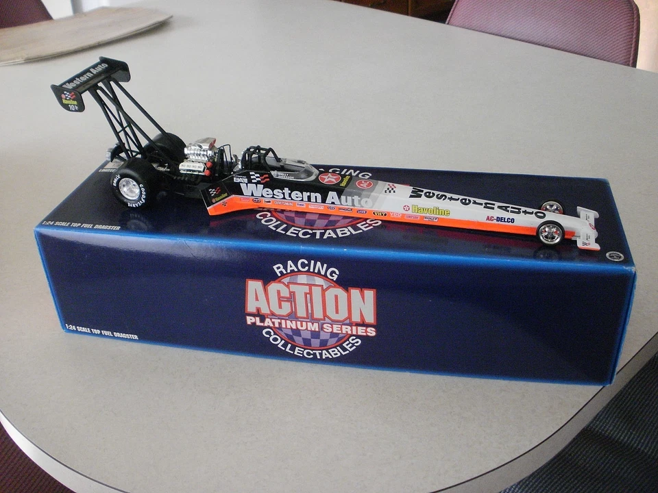 NHRA 1/24 SHELLY ANDERSON 1995 WESTERN AUTO TOP FUEL 1/5520 CUSTOM - Image 3 of 4