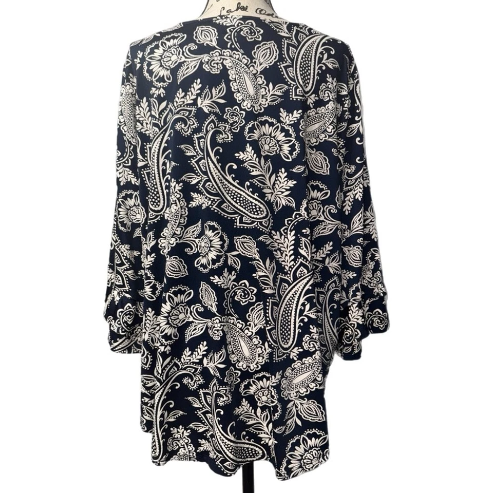 Ruby Rd. - Túnica Floral Paisley - Azul Marino y Blanco - Tejido Elástico - Boho - Talla 2X Foto 4 de 4