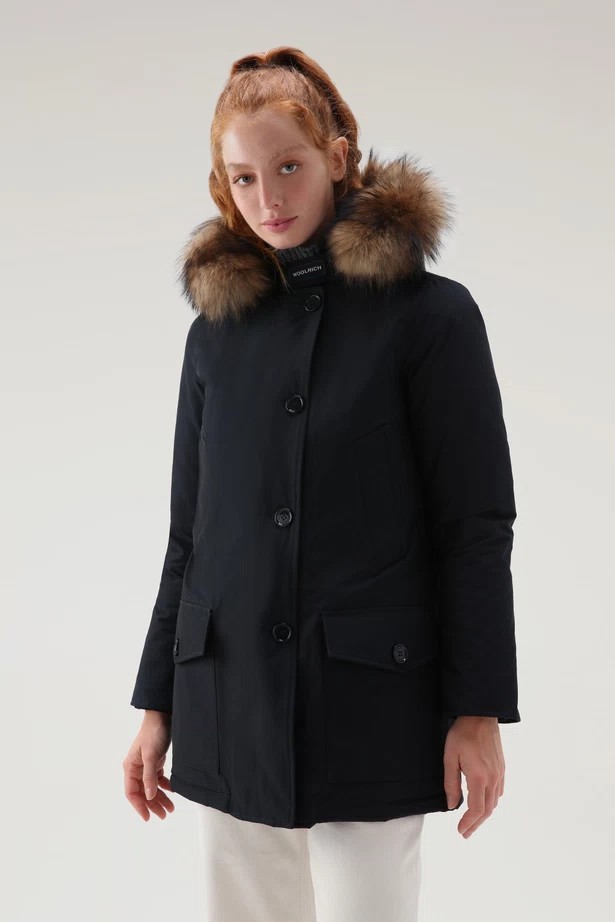 Woolrich Woman Arctic Parka In Ramar With Detachable Fur Trim Dark Navy image 3