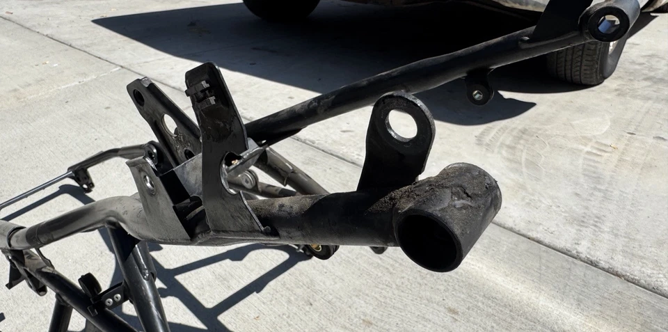 98-06 BMW R1150 R1150R R1150GS Rear Sub Frame Subframe Assembly - Image 4 of 4