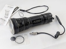 JetBeam RRT3xml Torcia LED tattica alta qualità 1950 lumen, nuova con scatola, nuova con scatola