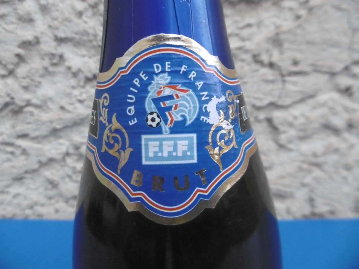 Bouteille Coupe Du Monde De Foot 1998 France, dédicacée Par Les Joueurs