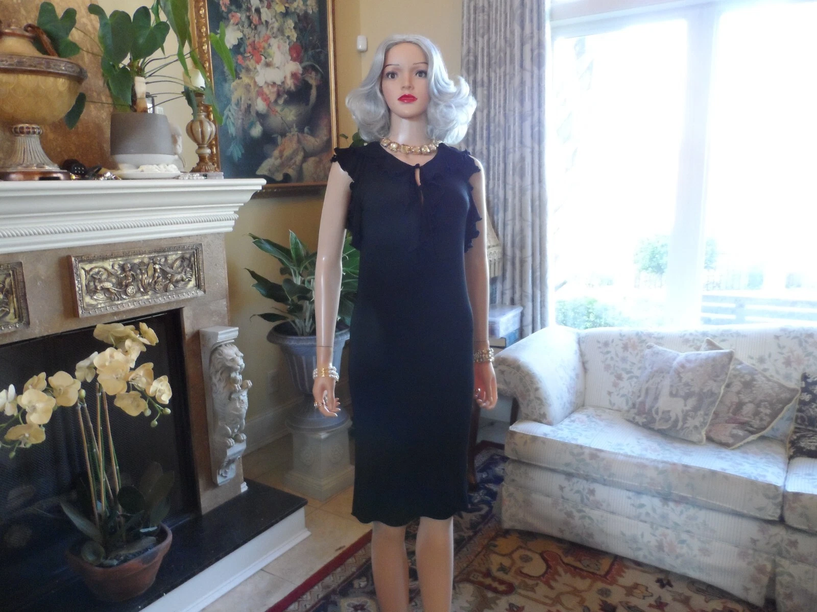 Robe fourreau à volants noirs avant V Gucci taille S
