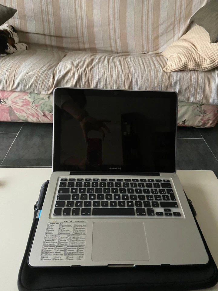 Apple MacBook Pro 13" Late 2011 Tastiera Qwerty Italiana Caricatore E Custodia - Immagine 2 di 4