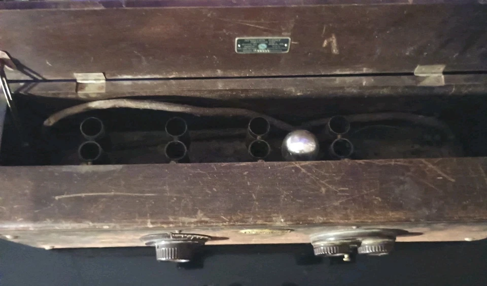 Atwater Kent 32 型收音机接收套装原样 - 装饰、复古、古董、木材 — 第 3/4 张图片