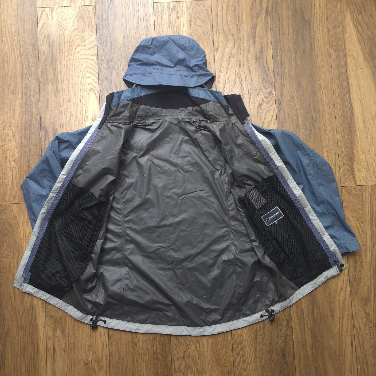 Berghaus Goretex Paclite Shell Jacket Womens Size… - image 7