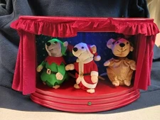 Jingle And The Sleigh Bells Mice Trio Singing Dancing Curtain Stage Animated