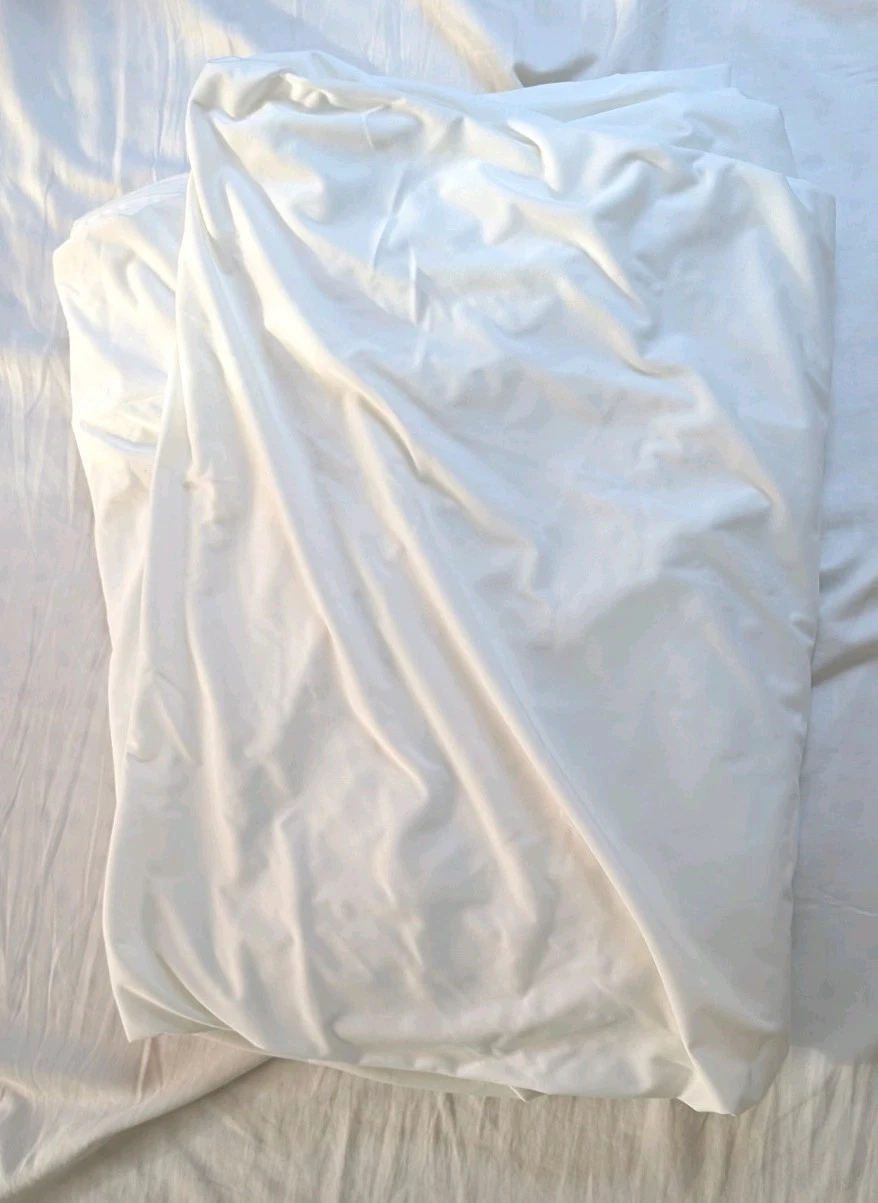 NWOT Bed Bug and dust mite Mattress Protector Cover, Full Size, White