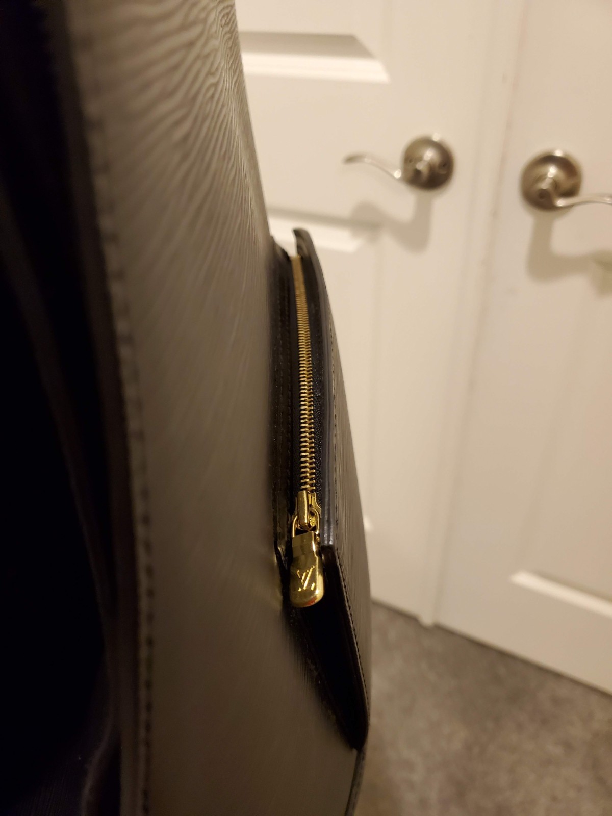 Rare Authentic  Genuine Louis Vuitton Black/Noir Epi Leather Gobelins Backpack image 6