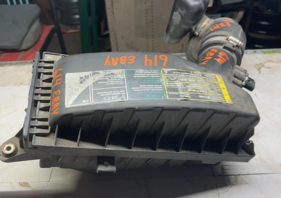 08-12 ESCAPE 08-11 MARINER HYBRID Air Intake Cleaner Filter Box Housing Assembly - Image 4 of 4