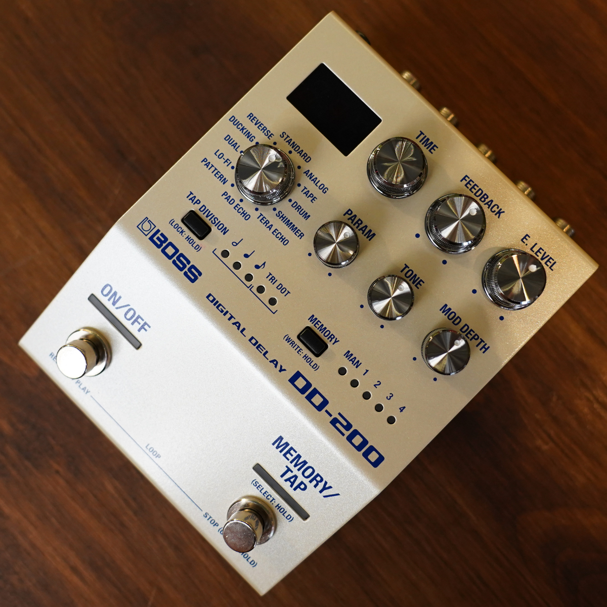 BOSS DD-200 DIGITAL DELAY 12 Delay Modes Standard Analog Tape Drum