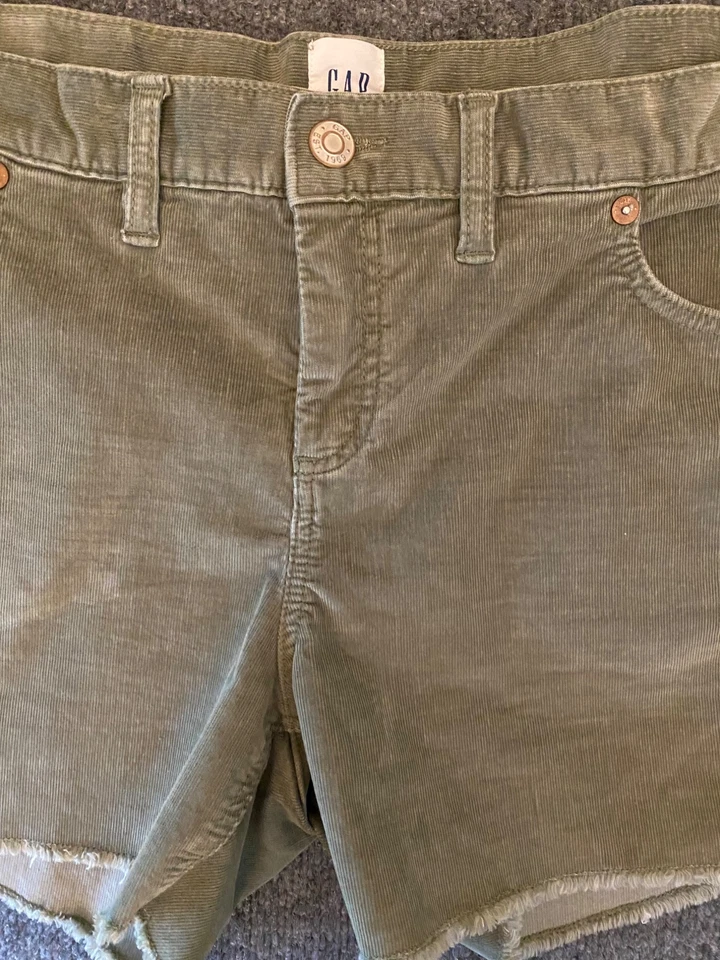 Pantalones Cortos de Pana GAP para Mujer 14 Musgo Suave Elastizado Informal Exterior Borde Crudo Dobladillo Foto 2 de 4