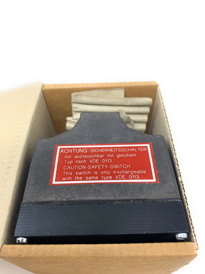 Balluff Bns 113-B05-L12-61-A-30-0980 Proximity Sensor Switch - Image 2 of 2