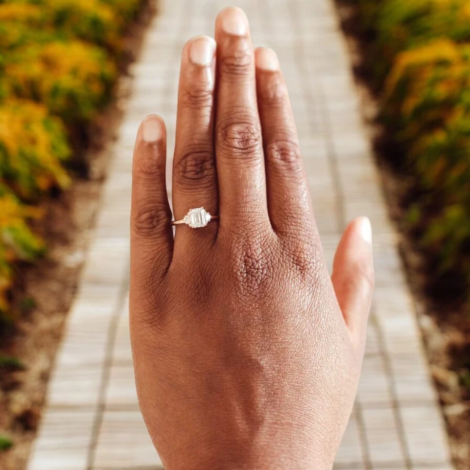 14k Rose Gold Ring For Wedding Diamond Lab Grown Emerald 1.7 Carat IGI Certified - Image 4 of 4