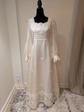 Vintage 1970s Unbranded Ivory Wedding Dress Lace Pearl Satin Train Long Sleeve