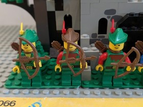 LEGO Castle Forestmen: Camouflaged Outpost 6066 - 100% Complete w/Instructions