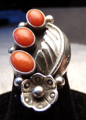 ANTIQUE NAVAJO INDIAN STERLING SILVER LRG FACE SQUASH BLOSSOM CORAL RING SZ 5.5
