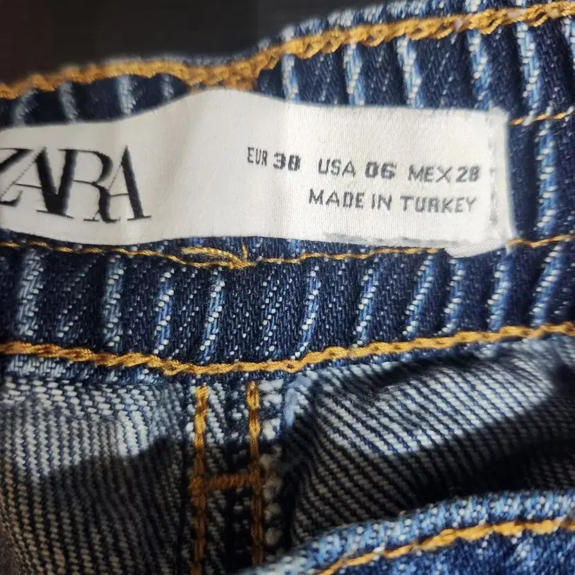 ZARA Women's Blue Denim Pants (Size 28) thumbnail 6