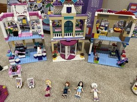LEGO Friends: Heartlake Shopping Mall (41058) Complete Set with Box and Manual