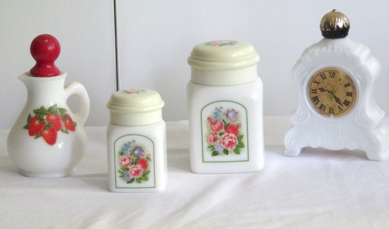 Vintage Avon Powder Sachet Jars, Strawberries and Cream, Leisure Hours