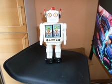 A0 Electron Robot Rotat-O-Matic in Wei&szlig; Horikawa Replika