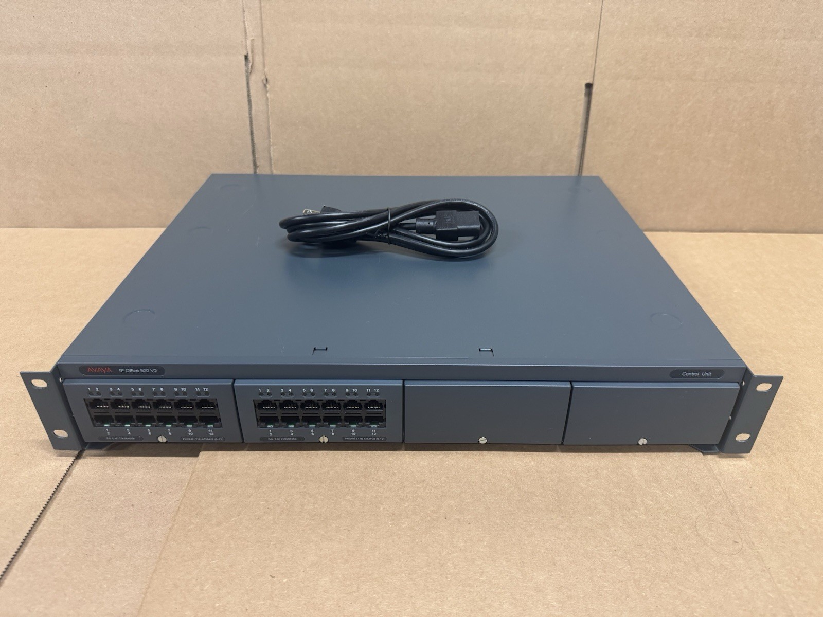 Avaya IP Office 500 V2 IP 500 R11 Phone System 56 IP Endpoints 4 VoiceNetworking