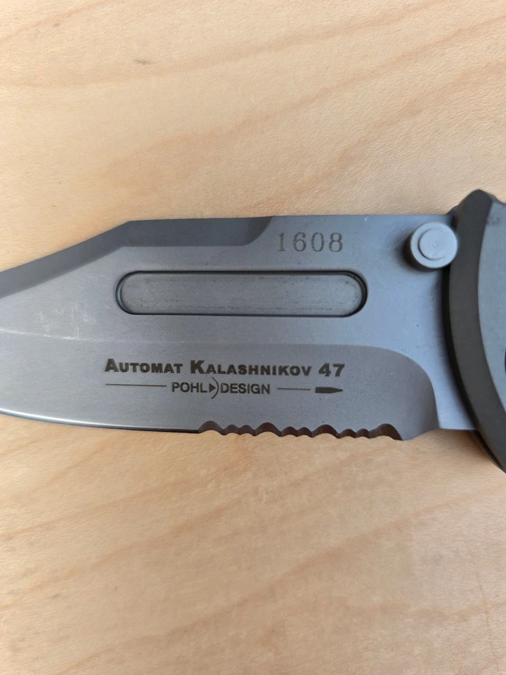 Faca dobrável Boker Knives Kalashnikov AK47 NOVA - Imagem 4 de 4