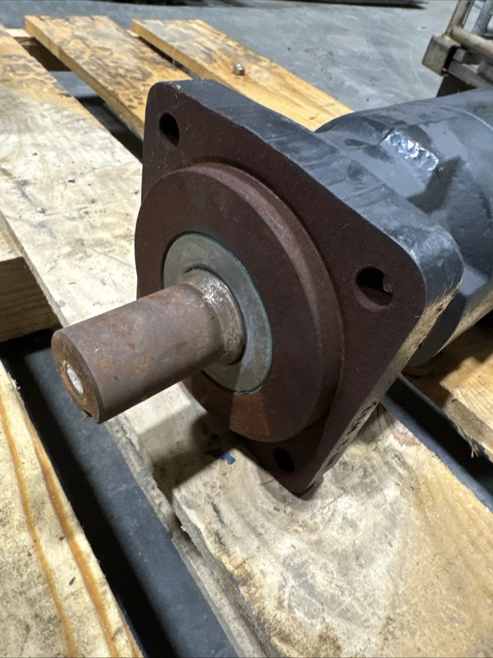 Parker TK0315K5320AAAA Hydraulic Motor Shaft 1.5"ODx2"L 32909AC 0630 - Image 2 of 3