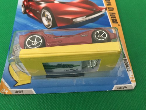 Hot Wheels 2010 New Models #35 Scoopa Di Fuego Red w/ Walmart Key Chain B46 - Picture 3 of 11