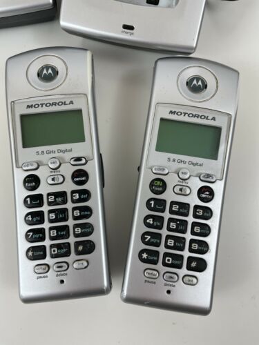 Motorola E51 telefono cordless digitale - 5,8 GHz espandibile 3 telefoni MD7151-3 - Foto 4 di 10