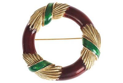 Ciner Enamel Wreath Pin