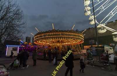 Foto 6x4 Karussell, Schloss und Kathedrale Lincoln Jahrmarkt Attraktionen a c2015