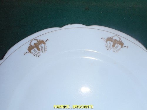 ASSIETTE EN LIMOGES DECOR DORURE S ET S - Photo 2 sur 5