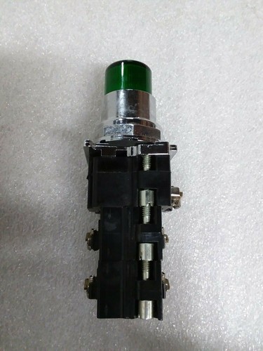 Cutler Hammer 10250T412C22-2 Illuminated Pushbutton 120V Transformer Type - Picture 6 of 6