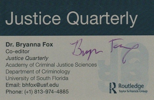 CRIMINOLOGIST BRYANNA FOX SIGNED BUSINESS CARD  ABC NEWS "THE LESSON IS MURDER" - Afbeelding 1 van 1