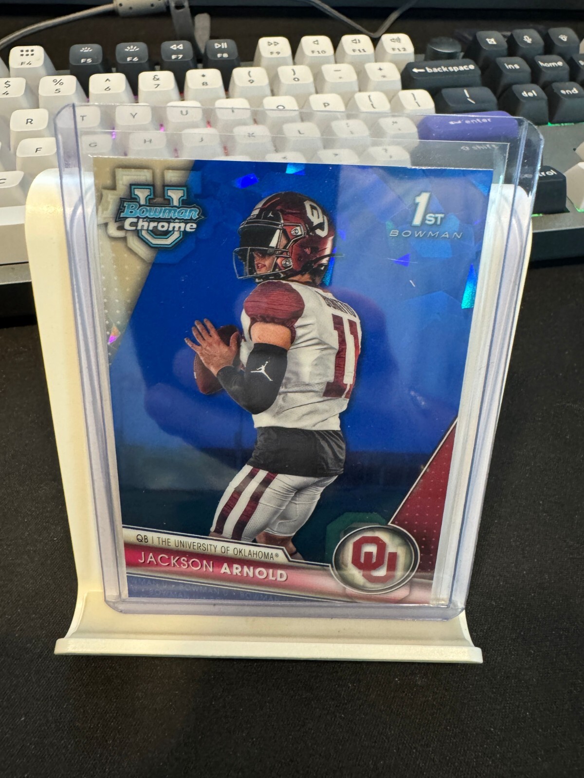 2023 Bowman Chrome U #102 Jackson Arnold Sapphire OKLAHOMA