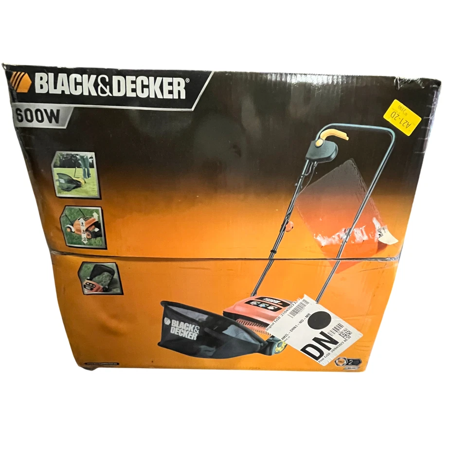 Black & Decker GD300-GB Lawnraker 30cm 600W Garden Lawn Rake Scarifier Moss Box - Image 2 of 4