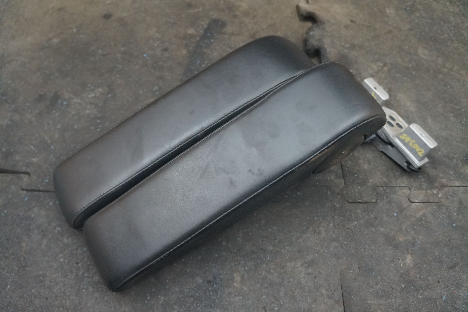 Set Front Center Console Armrest Black OEM Bentley Continental Flying Spur 2006