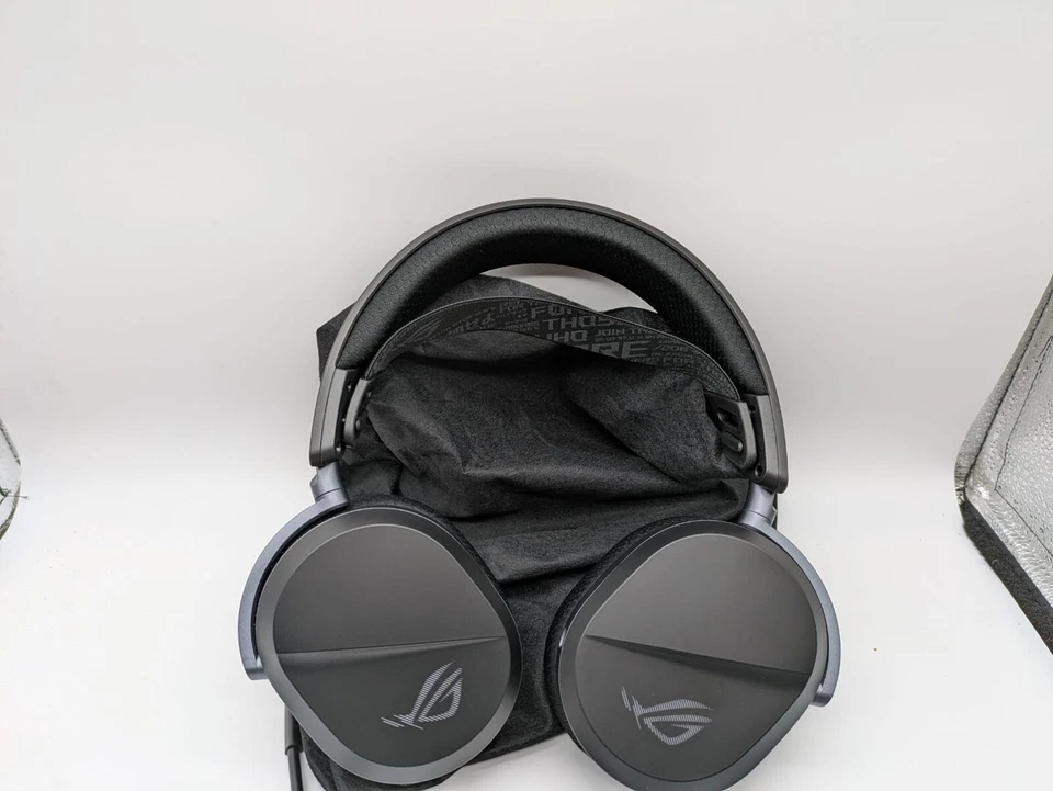 ASUS ROG Pelta kabelloses RGB Gaming Headset Bluetooth, 2,4 GHz, USB-C) - Bild 4 von 4