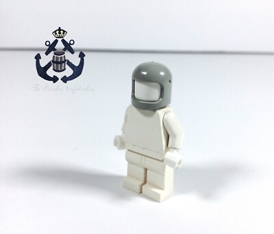 LEGO 1970s Minifigure Light Gray Helmet For Yellow Castle