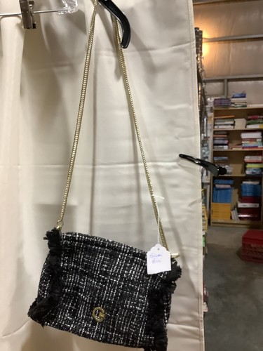 Gianni Bini Black & White handbag chain link carrying strap Zippered Purse NEW - Picture 3 of 3