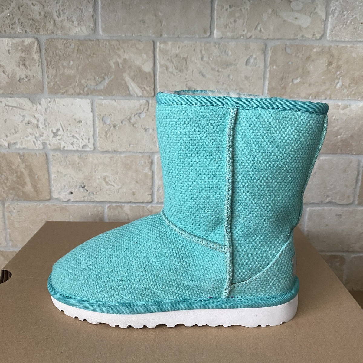 UGG Classic Short Verde Green Cancas Sheepskin Boots Youth Girls