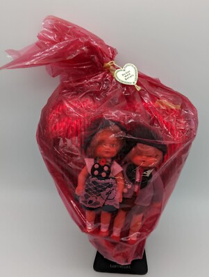 Vintage ''Du bist Mein Schatz'' 5'' German Dolls Girl & Boy Souvenir On A Red Heart