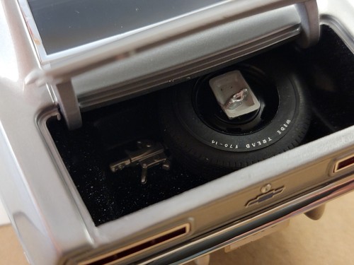 Danbury Mint 1969 Camaro COPO "CORTEZ SILVER" w/ Paperwork 1:24 "L@@K"! - Picture 19 of 19